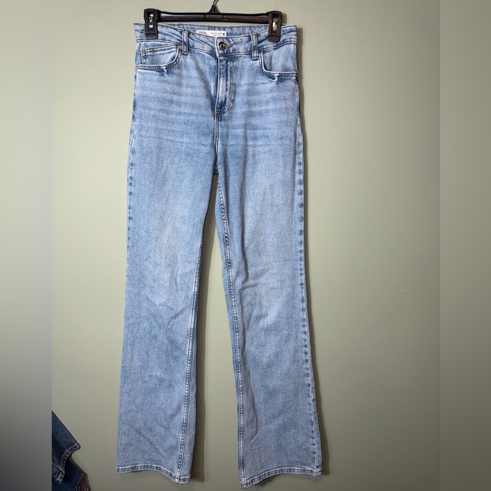 Zara Women’s High Rise Denim Jeans Light Wash Size 6‎ Length 33”